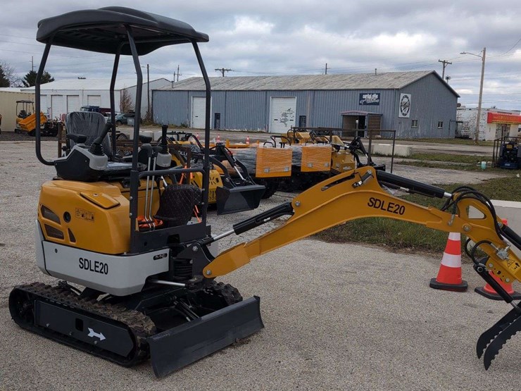 sdle20-mini-excavator---sd-launch-image-1