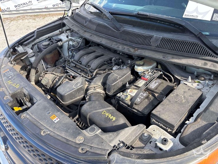 2015-ford-explorer-image-9