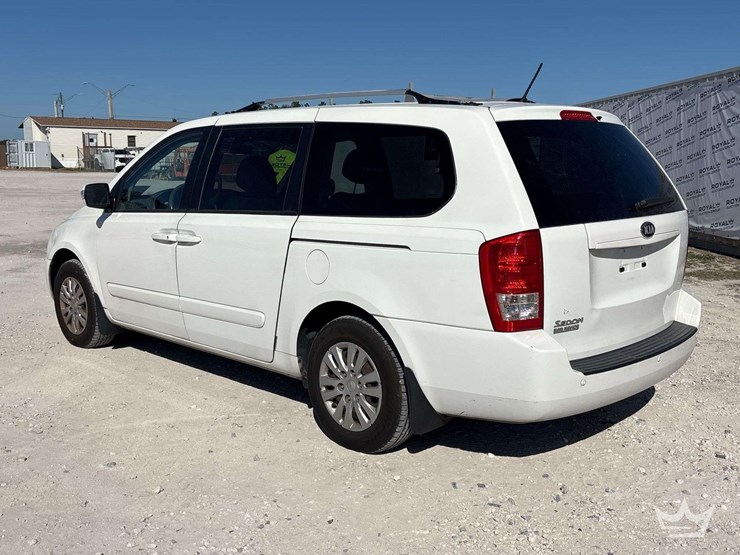 2014-kia-sedona-image-4