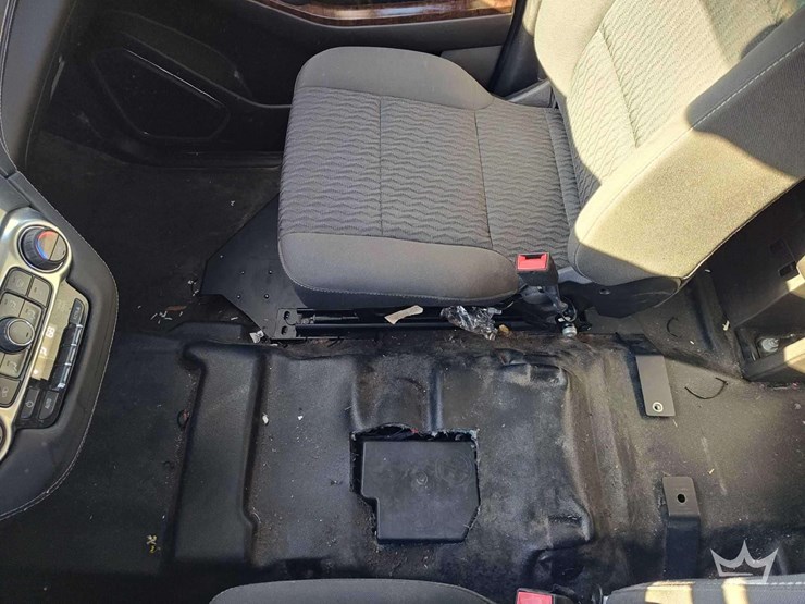 2017-chevrolet-tahoe-image-21