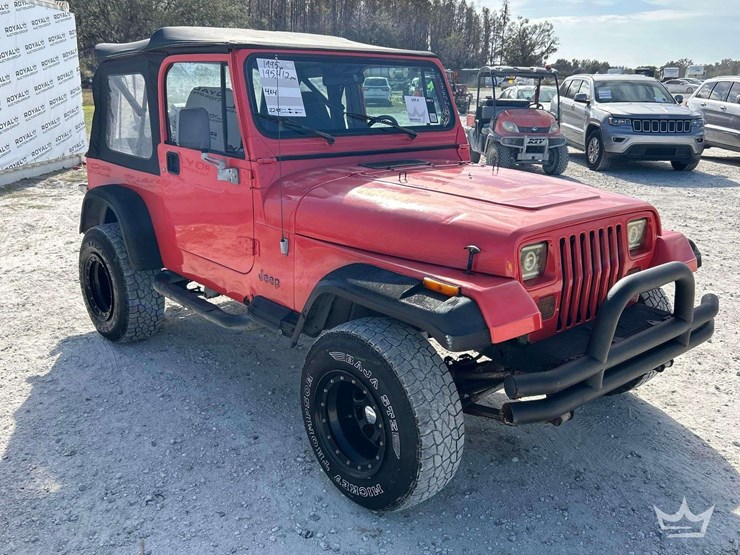 1995-jeep-wrangler-image-2