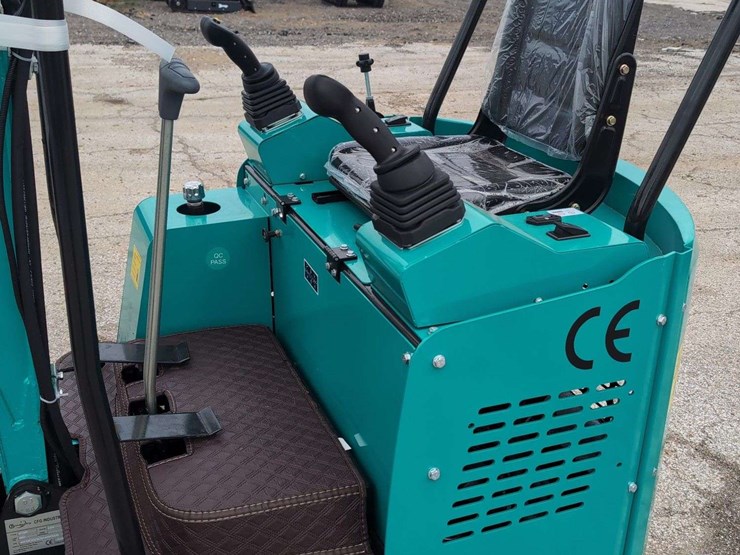 cfg-industrial-mini-excavator---h15r---green-image-11