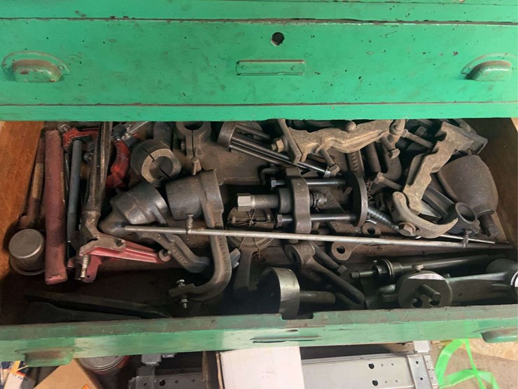 (2)-cabinets-with-contents-image-20