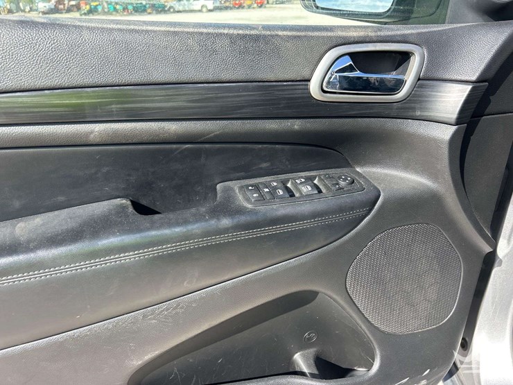 2019-jeep-grand-cherokee-image-11