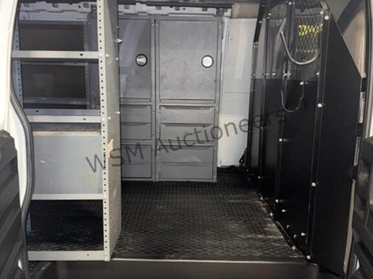 2015-chevrolet-express-2500-image-15