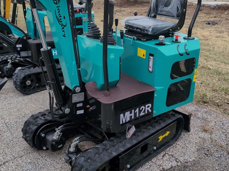 cfg-industrial-mini-excavator---mh12r---green-image-3
