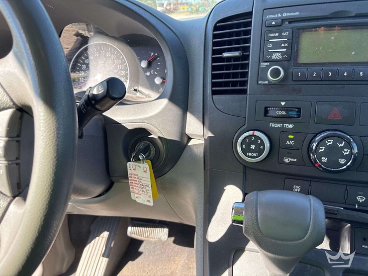 2014-kia-sedona-image-15