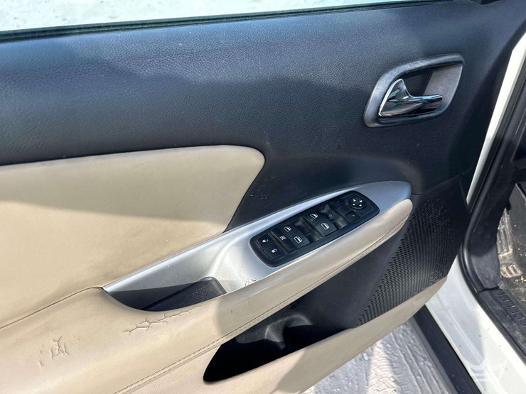 2014-dodge-journey-image-11