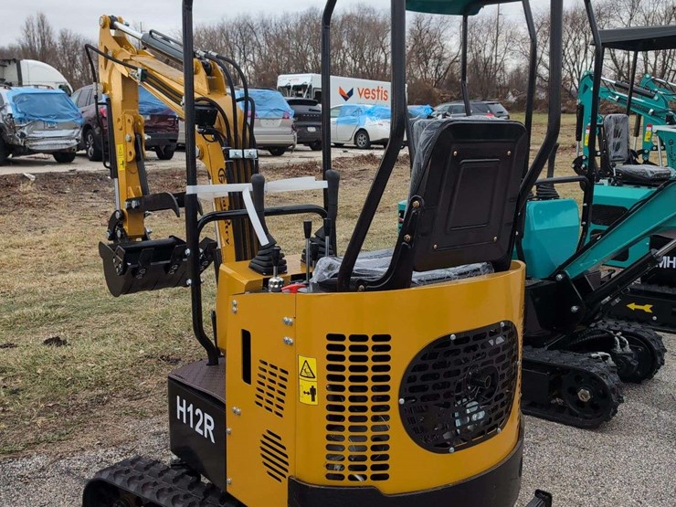 cfg-industrial-mini-excavator---h12r---yellow-image-4