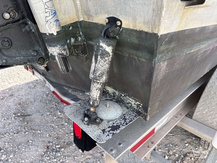 tug-boat-with-tri-axle-magic-tilt-boat-trailer-image-29