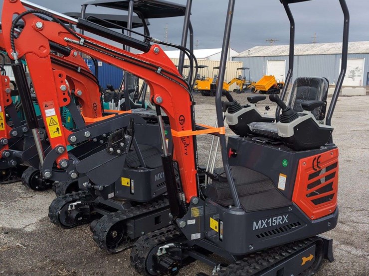 cfg-industrial-mini-excavator---mx15rx---red-image-1