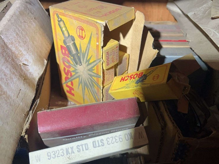 contents-of-shelving-image-18