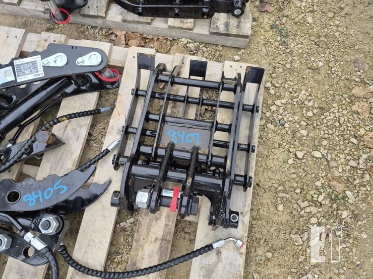 irlanch-mini-excavator-grapple-image-1