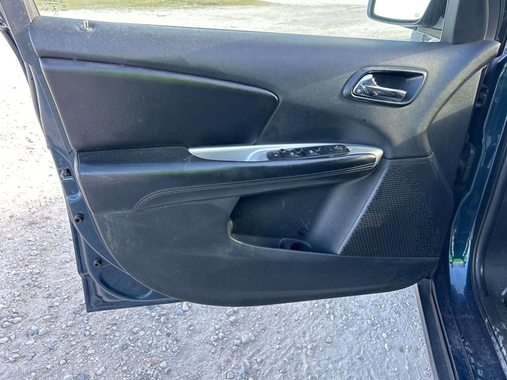 2014-dodge-journey-image-11