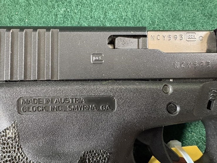 glock-21-45-auto-pistol-image-5