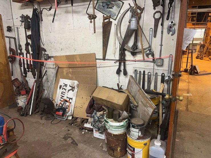 contents-of-wall-image-1