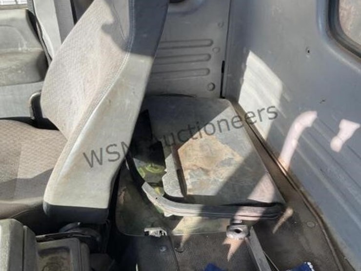 2005-chevrolet-t6500-image-25