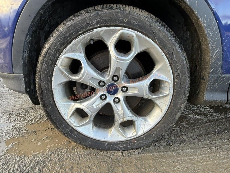 ford-escape-titanium-image-12