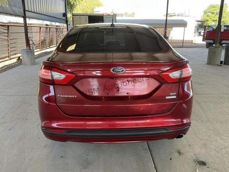 2016-ford-fusion-se-sdn-image-6