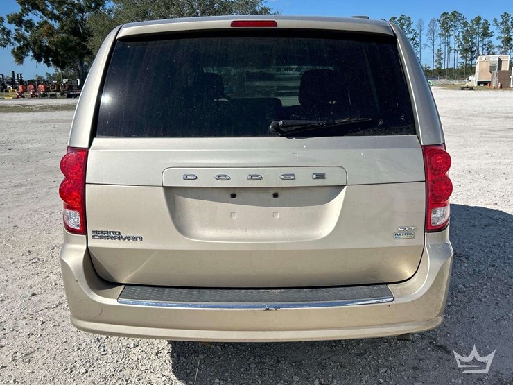 2014-dodge-grand-caravan-image-27