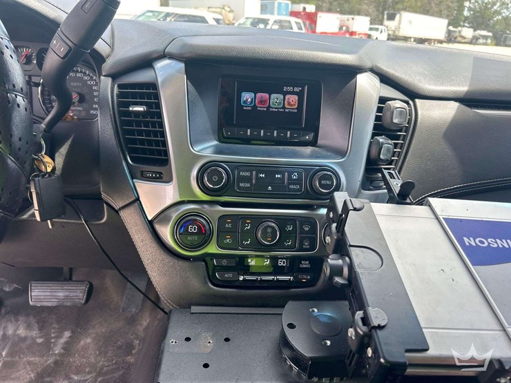 2016-chevrolet-tahoe-image-16