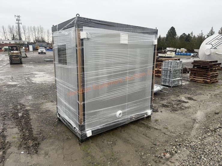 kj-mobile-restroom-with-shower-image-5