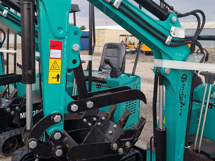 cfg-industrial-mini-excavator---h15r---green-image-3