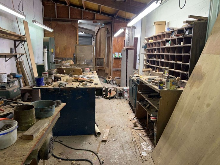 contents-of-wood-working-room-image-4