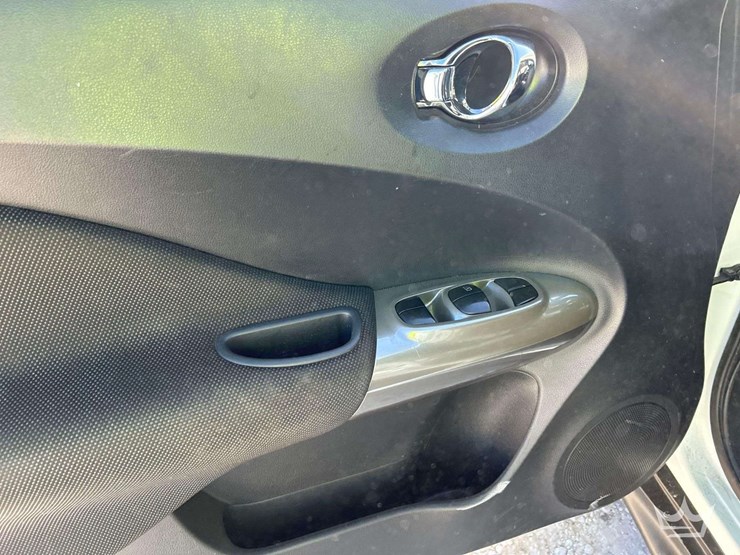 2014-nissan-juke-image-10