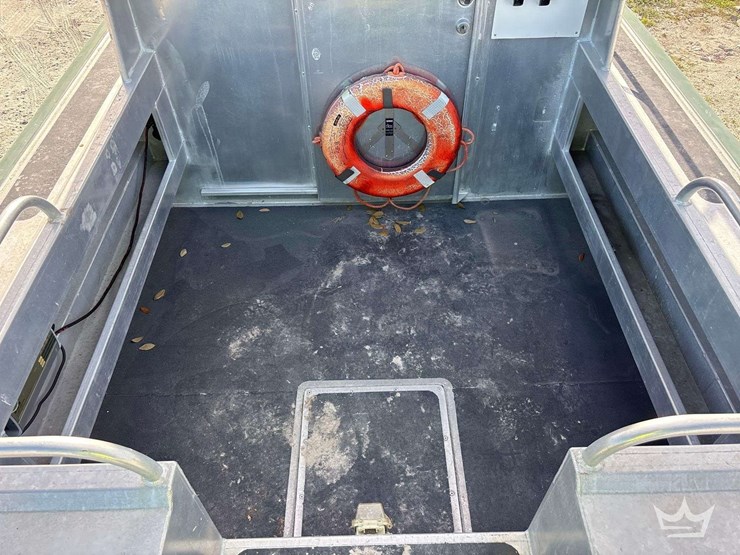 tug-boat-with-tri-axle-magic-tilt-boat-trailer-image-36