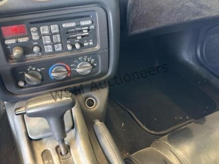 1996-pontiac-firebird-coupe-image-24