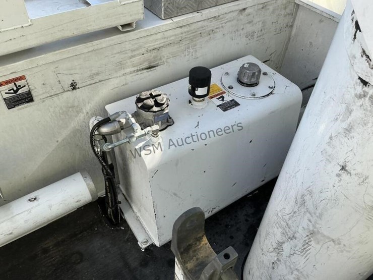 2015-international-7400-image-16