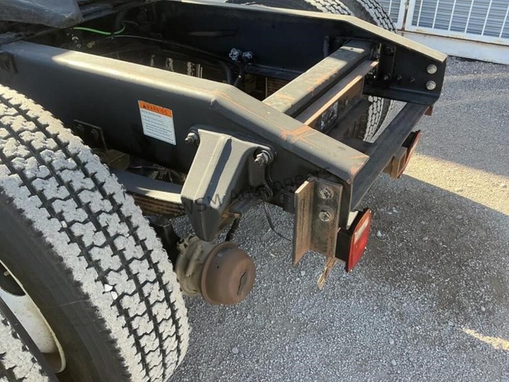 2008-sterling-l8500-image-11