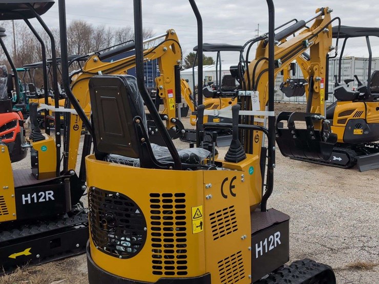 cfg-industrial-mini-excavator---h12r---yellow-image-7