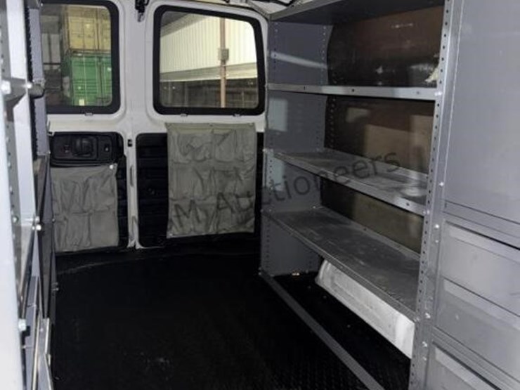 2015-chevrolet-express-2500-image-14