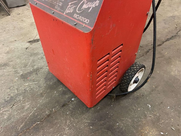 snap-on-battery-charger-image-7