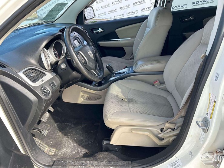 2014-dodge-journey-image-12