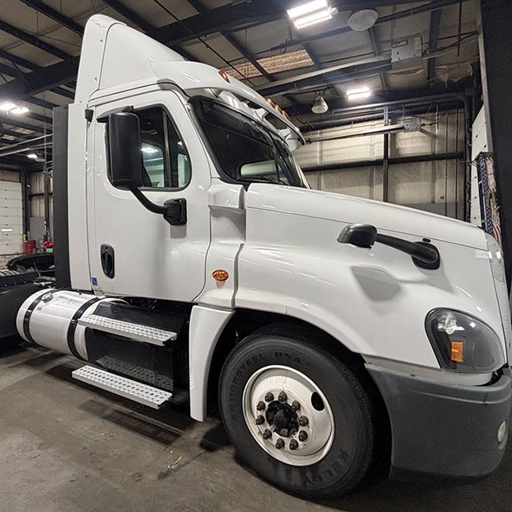 2020 FREIGHTLINER CASCADIA 125