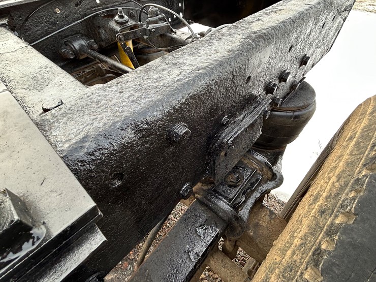 1994-peterbilt-379-image-6