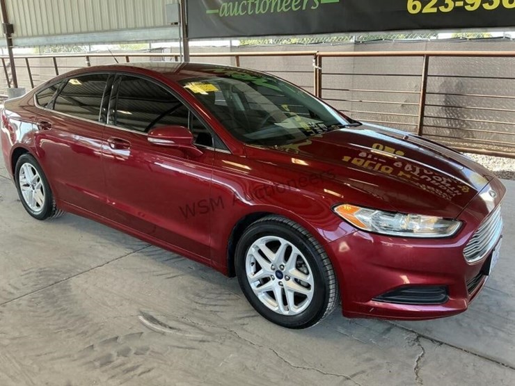 2016-ford-fusion-se-sdn-image-2