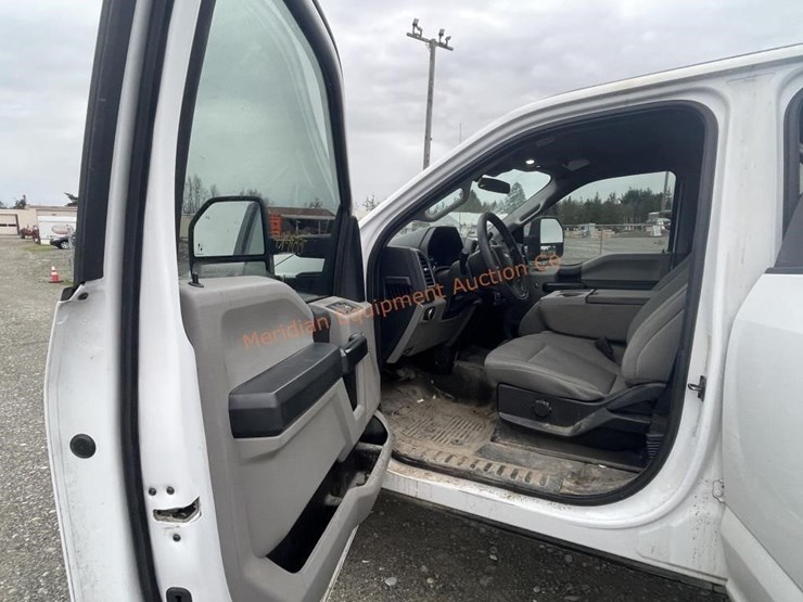 2021-ford-f350-xl-image-14