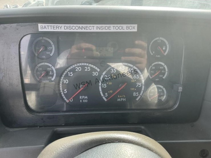 2007-sterling-l7500-image-22