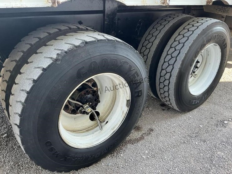 2003-sterling-l9500-image-17