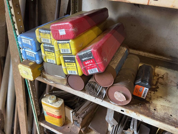 lincoln-arc-welder-and-welding-supplies-image-14