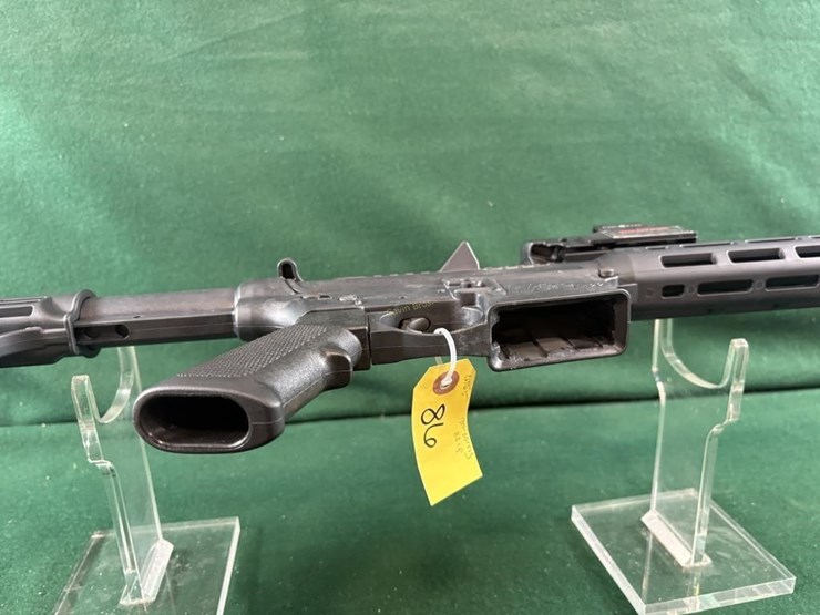 smith-&-wesson-m&p-15-22-22lr-rifle-image-8