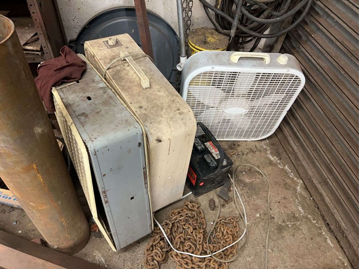 metal-shelving-and-tools-image-4