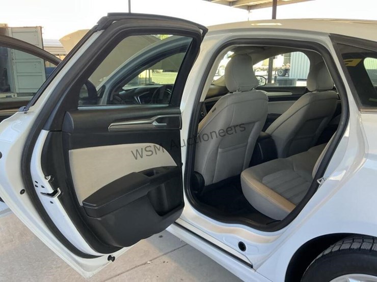 2018-ford-fusion-hybrid-s-sdn-image-22