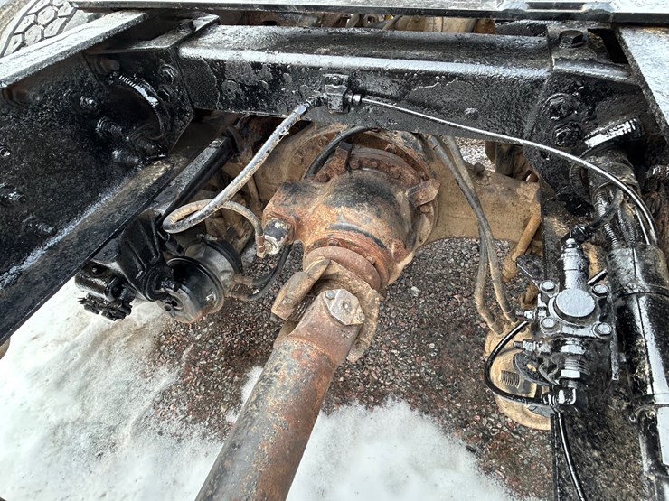 1994-peterbilt-379-image-9