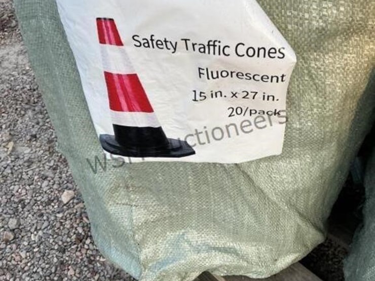 (120)-traffic-cones-image-4