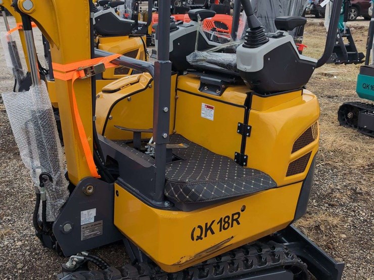 cfg-industrial-mini-excavator---qk18r---yellow-image-3